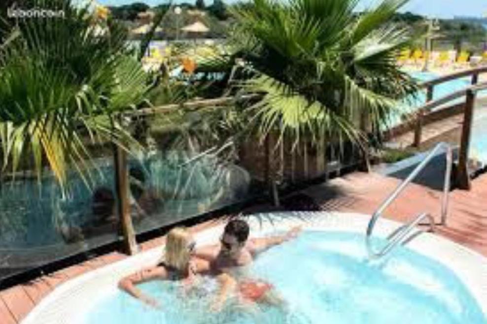 camping 4 étoiles le lac des rêves Pérols Exterior foto